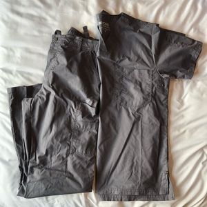 Beyond Scrubs: Men’s Scrub Set - EUC